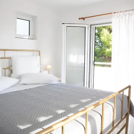 Seaside Summer Apartment